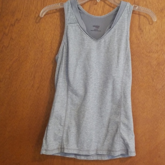 Danskin sport tank w/ built in bra.  Size XS - Picture 1 of 3